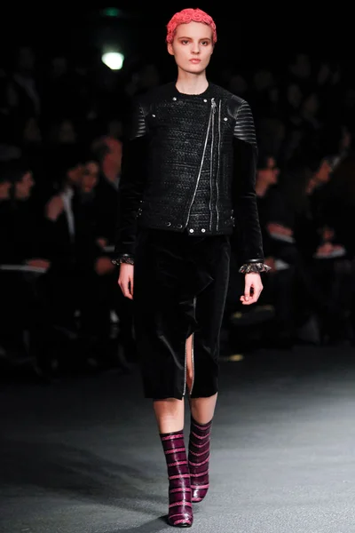 Look 4